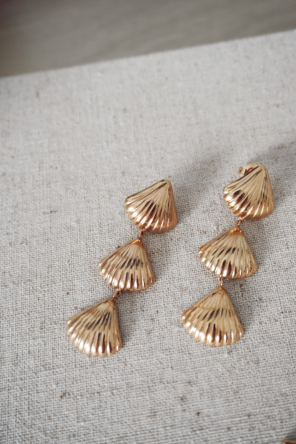 “Scallop” earrings